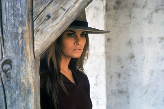 Raquel Welch in Hannie Caulder.